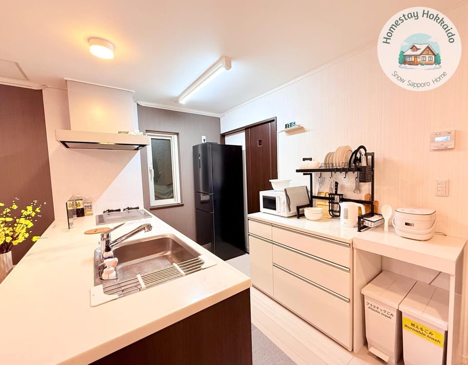 minibar, stove, kitchen, kitchen