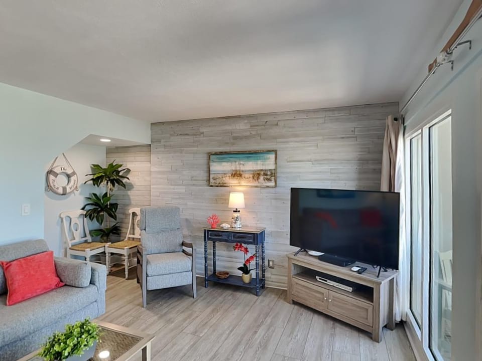 TV and multimedia, Living room, Seating area, furniture