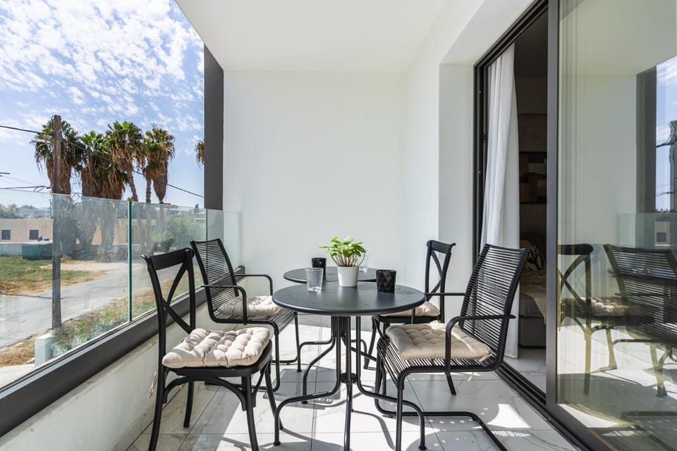 Patio, Day, View (from property/room), Balcony/Terrace