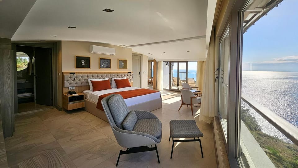 Bed, View (from property/room), Living room, Sea view
