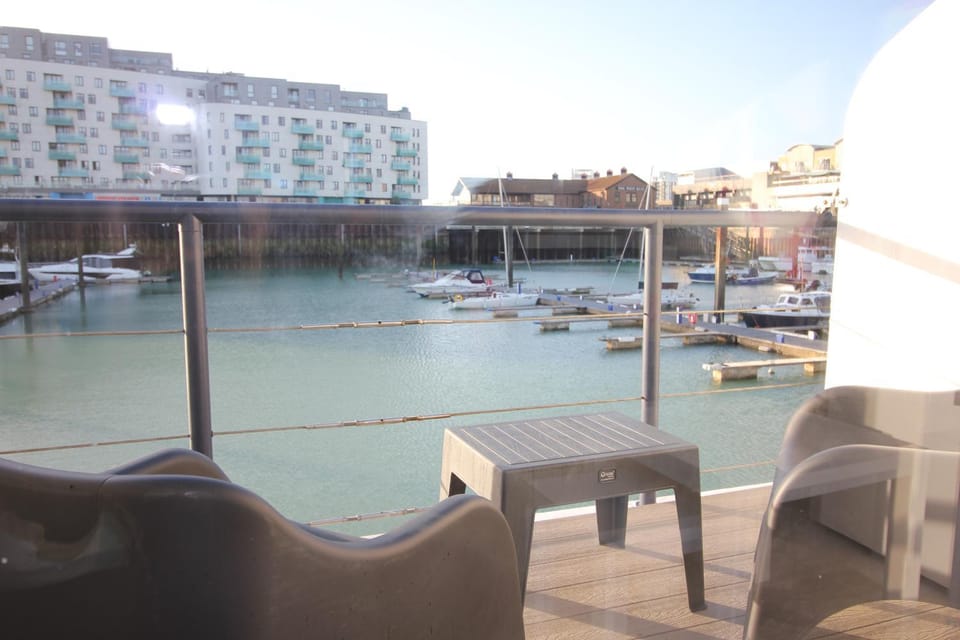 Fabulous Waterfront Apartment in Brighton Marina Apartment in Brighton