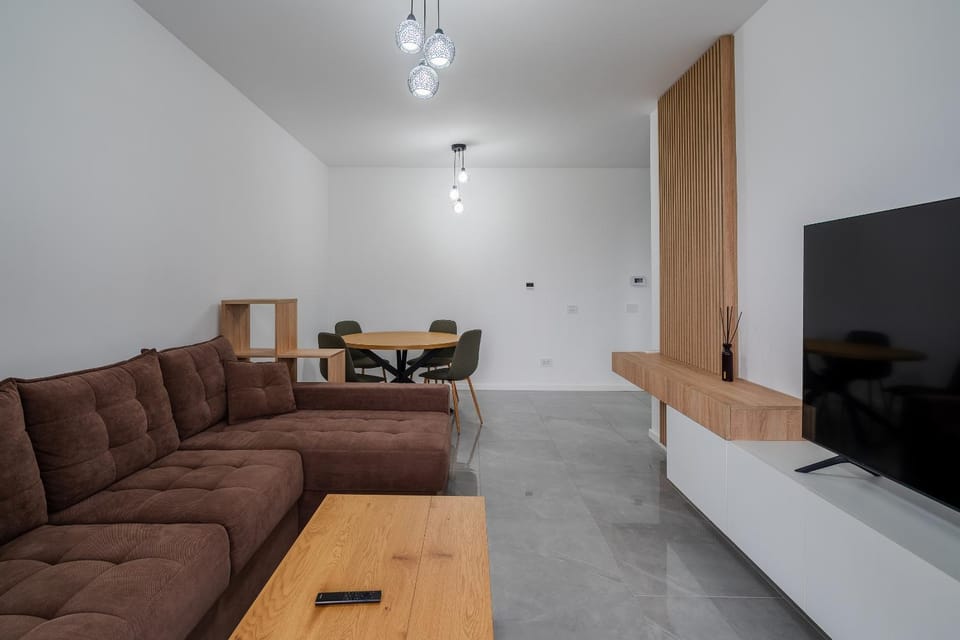 Communal lounge/ TV room, TV and multimedia, Living room, Seating area, Evening entertainment, air conditioner