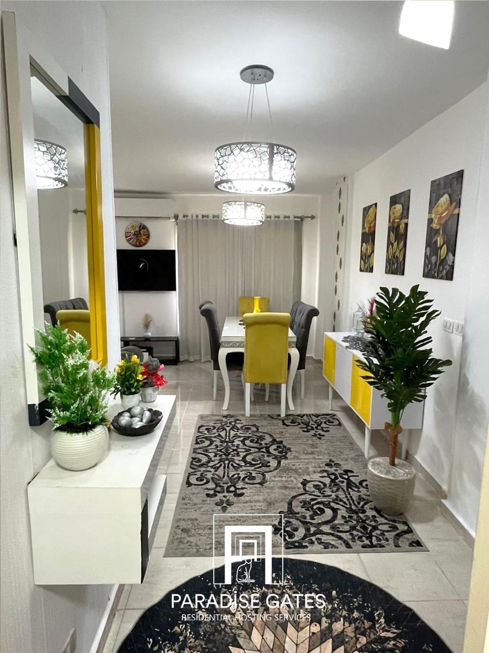 TV and multimedia, Seating area, Dining area