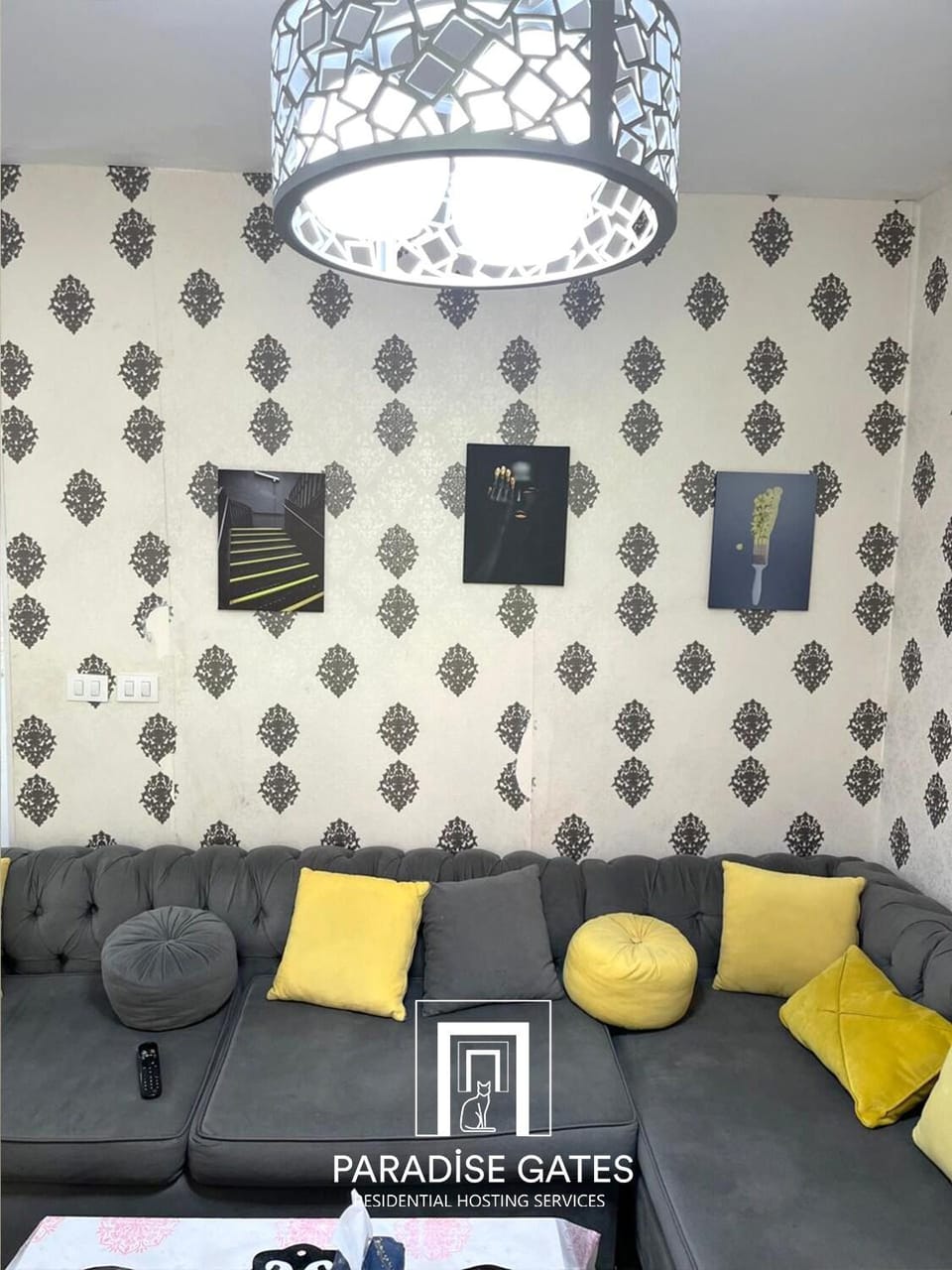 Living room, Seating area