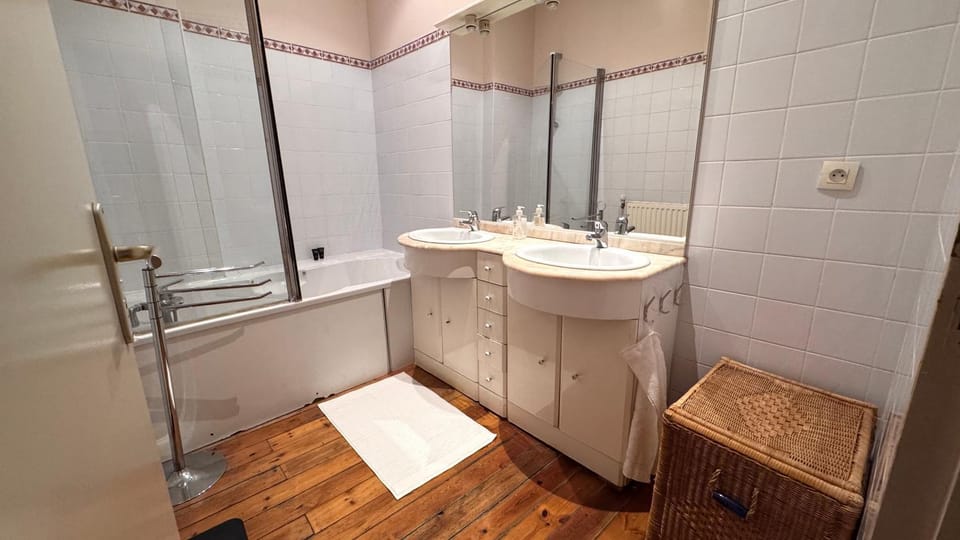 Shower, Bathroom, Bath, towels