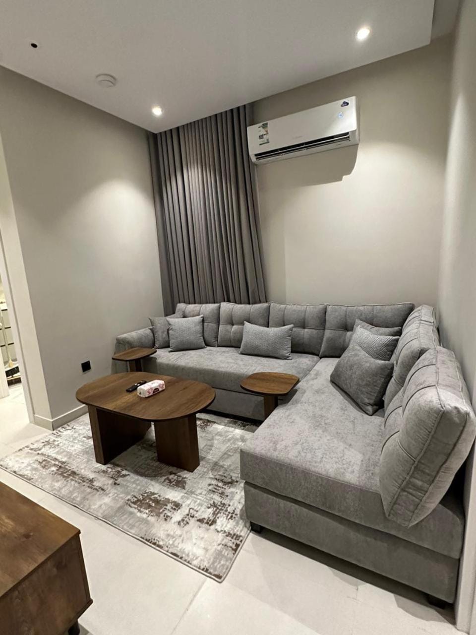 Living room, Seating area, air conditioner