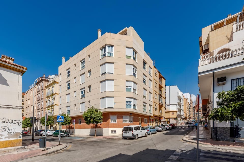 Property building, Street view