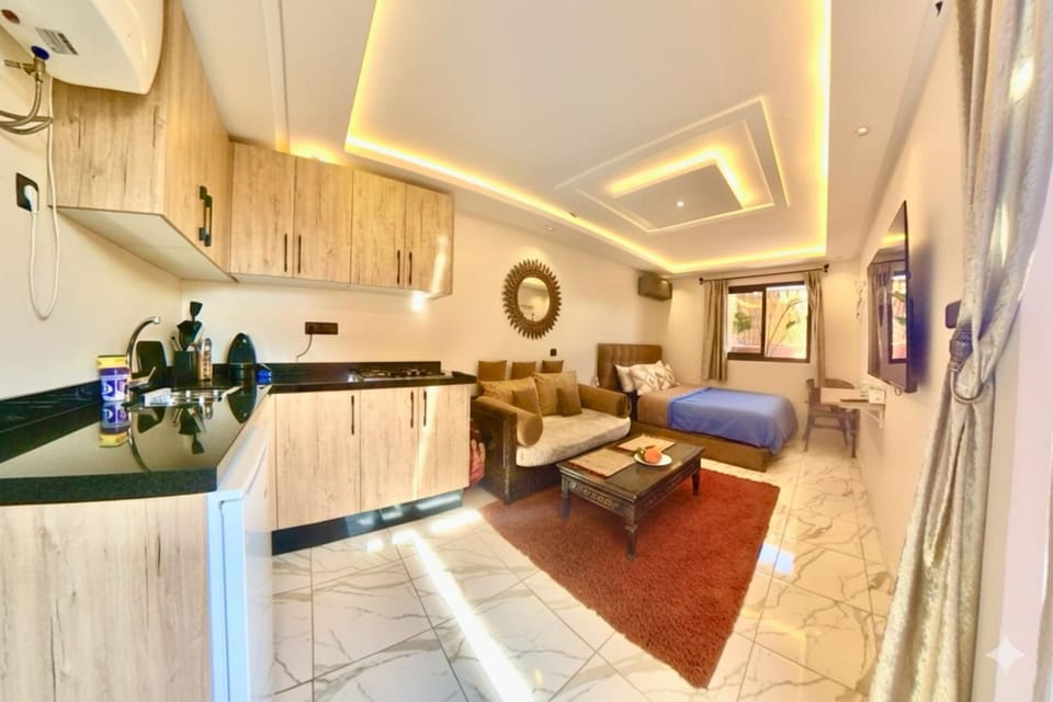 Sunny Rooftop Studio 7 minutes to City Center Apartment in Marrakesh