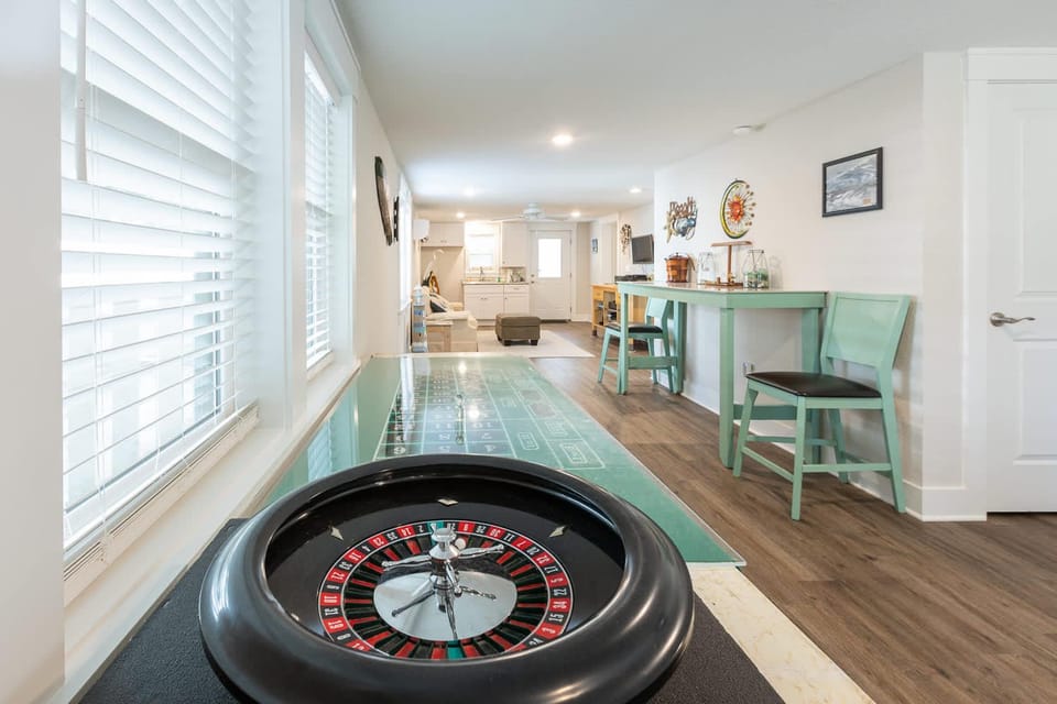 Short Walk to Beach Coastal Home in Heart of NH House in Nags Head