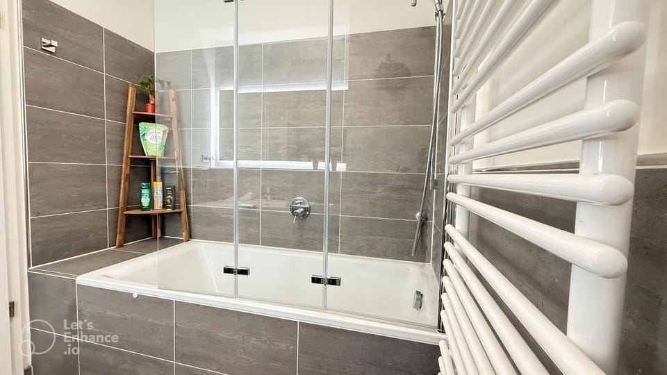 Shower, Bathroom, Bath, towels