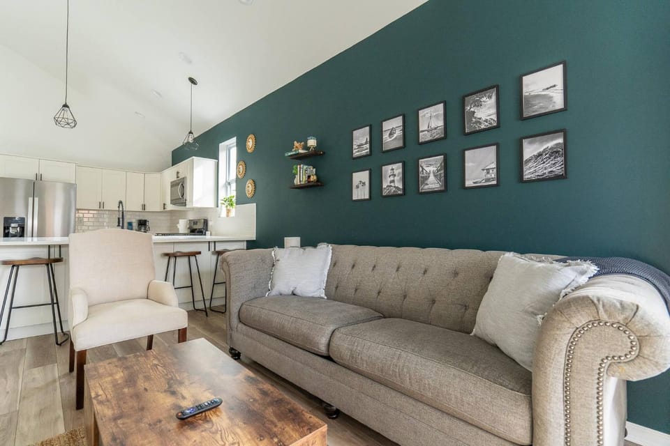 Game Room, Library, TV and multimedia, Living room, Seating area