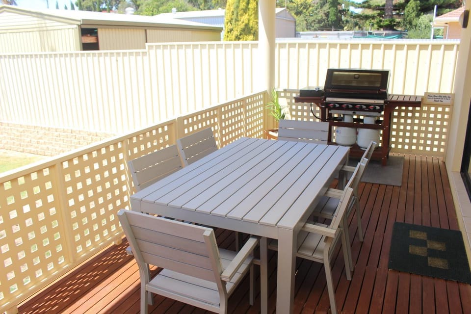 BBQ facilities, Balcony/Terrace