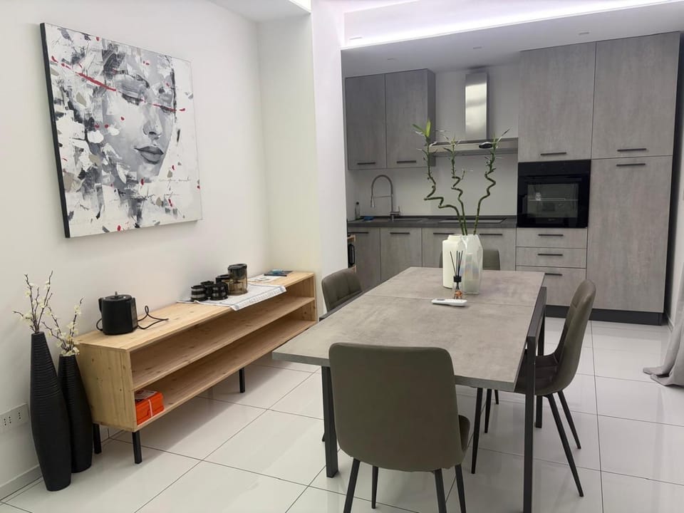 Living room, heating, heating, internet, kitchen, air conditioner, air conditioner