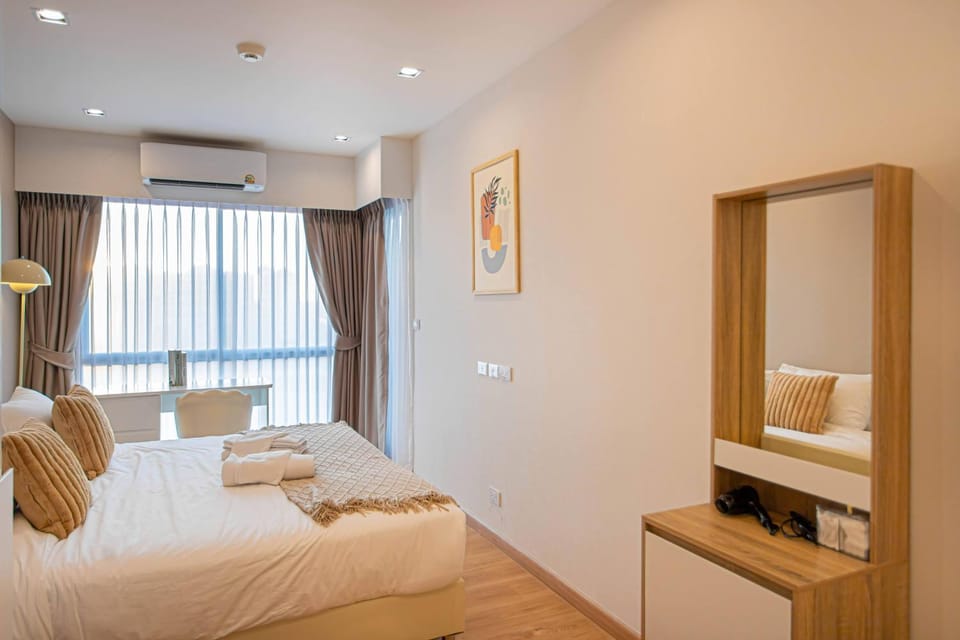 Bed, Bedroom, air conditioner