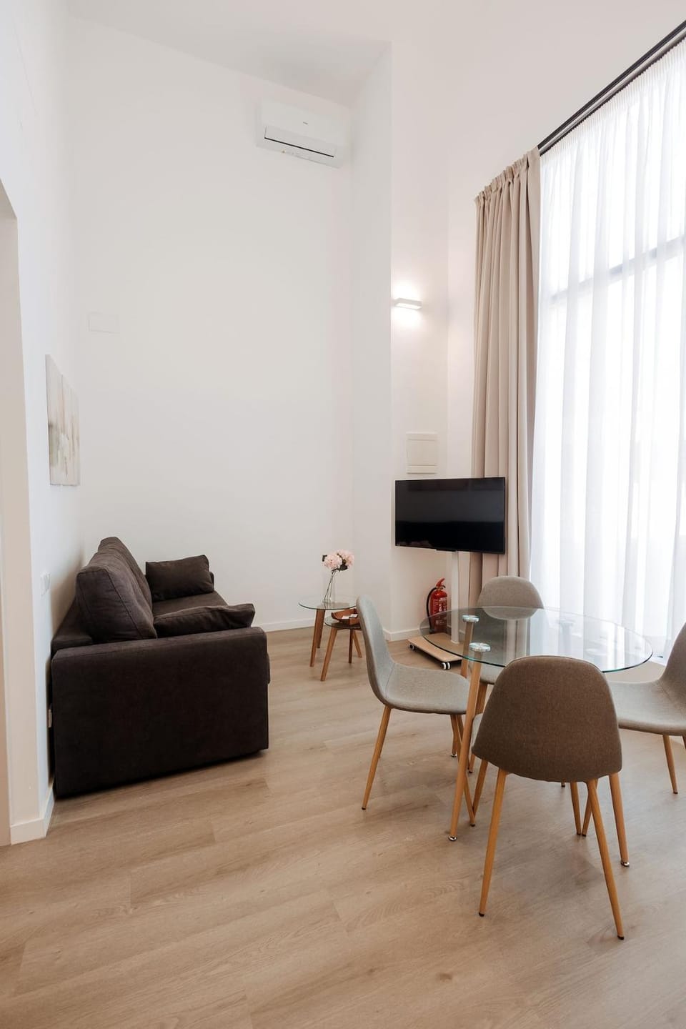 TV and multimedia, Living room, air conditioner