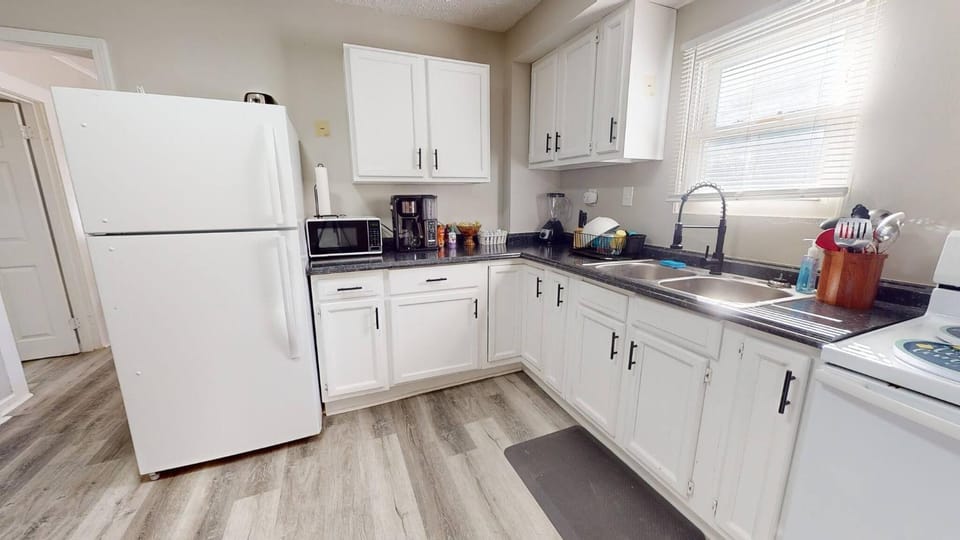 Coffee/tea facilities, Kitchen or kitchenette, Food and drinks, Food, kitchen