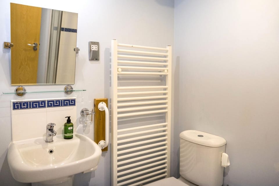 Harbour Hideaway - flexible beds & great views Apartment in Eastbourne