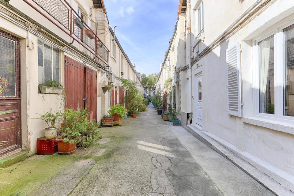 Appartement de charme entre Batignolles et Montmartre Apartment in Paris
