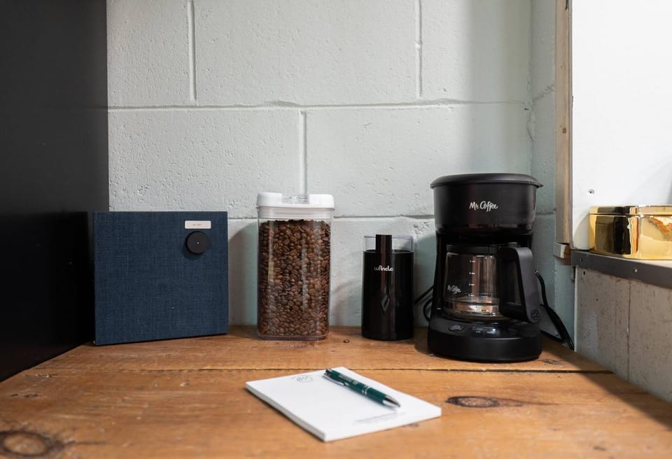 Coffee/tea facilities, Kitchen or kitchenette, Dining area, Area and facilities, laundry, washing machine, dryer, kitchen