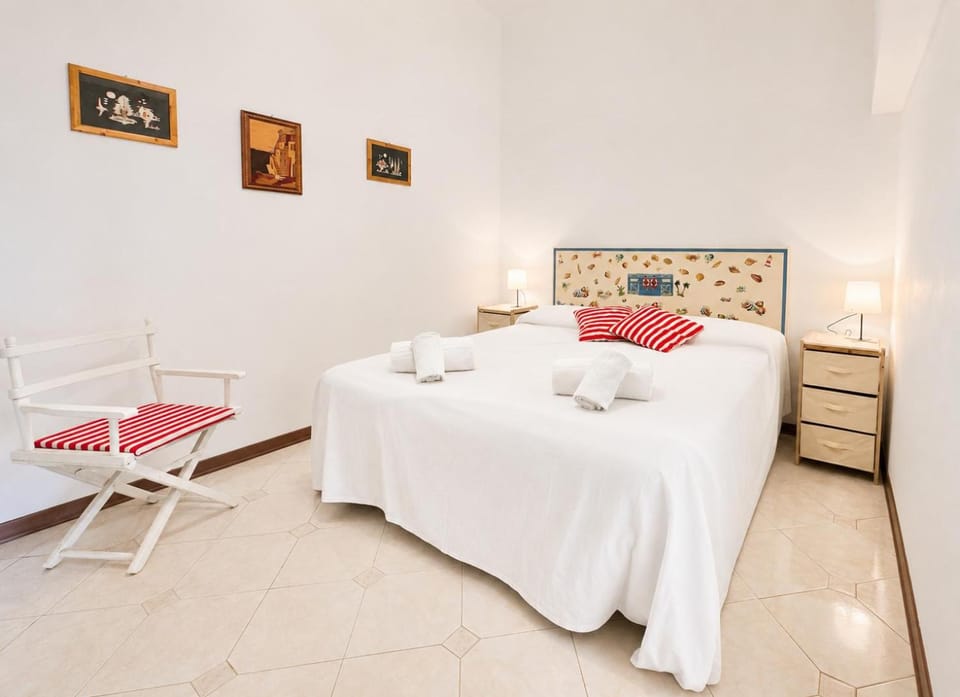 Hostdomus - Phil House Apartment in Finale Ligure