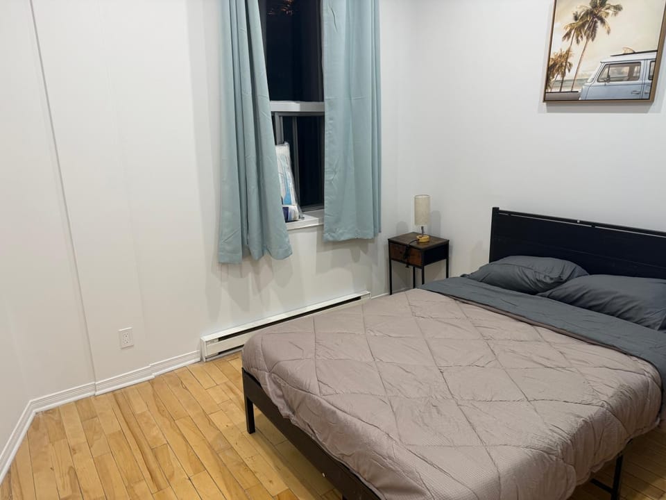 Well located studio apartment with parking near downtown Montreal Apartment in Laval