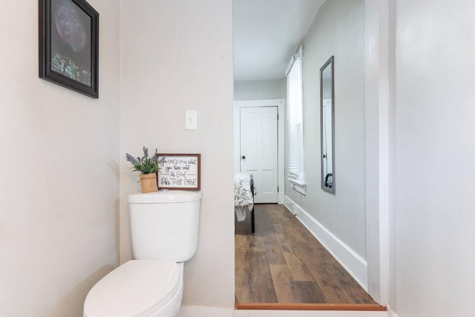 Shower, Toilet, Bathroom, Decorative detail