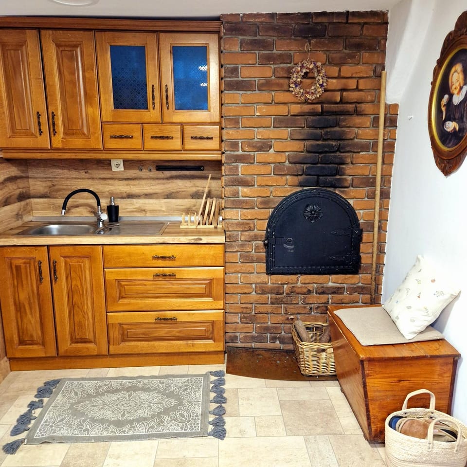 Kitchen or kitchenette, Kitchen or kitchenette, Decorative detail, Communal kitchen, kitchen
