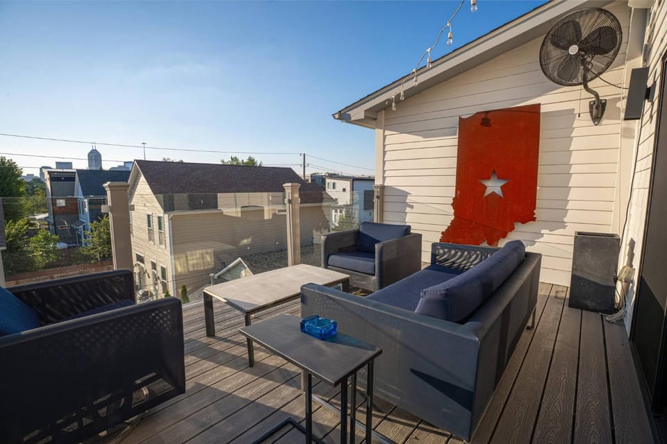 Patio, View (from property/room), Balcony/Terrace, Seating area, City view, Sunset