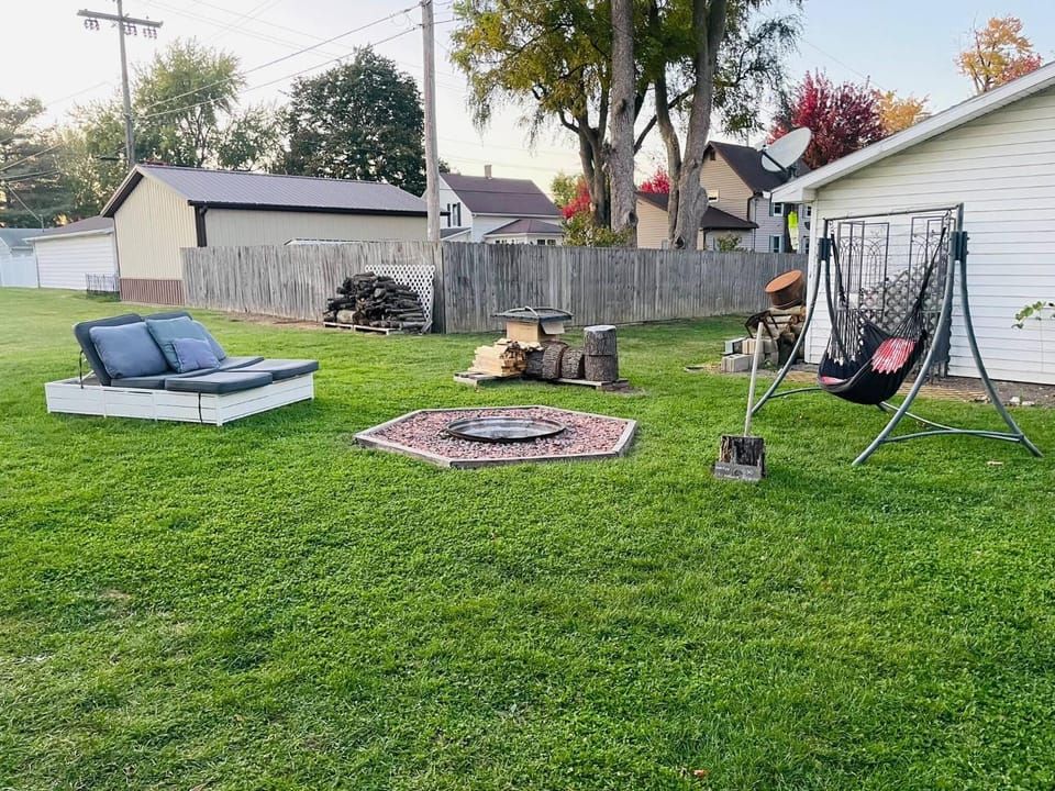 Patio, BBQ facilities, Seating area, Dining area