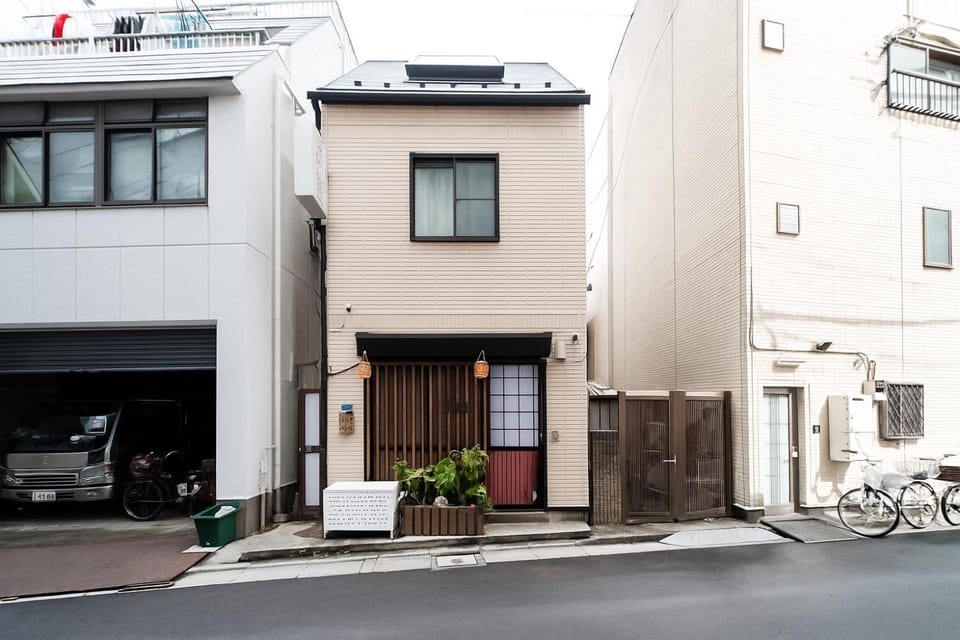 Property building, Street view