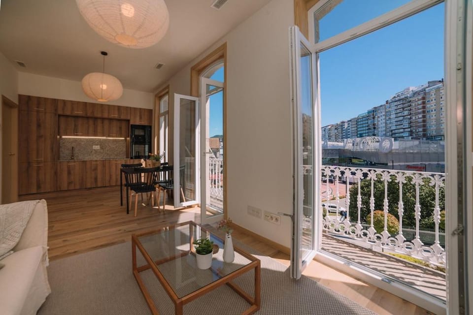 Elegancia luz y calidez - Apto 2 by CABANA Rentals Apartment in Vigo