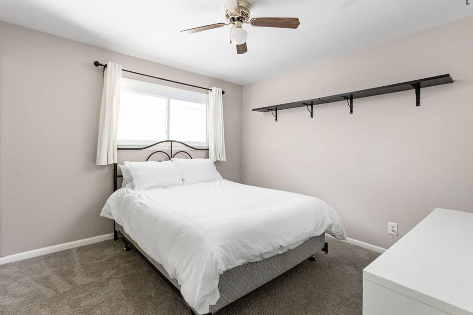 Bed, Bedroom, wardrobe