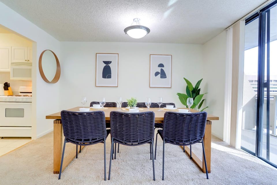 Seating area, Dining area