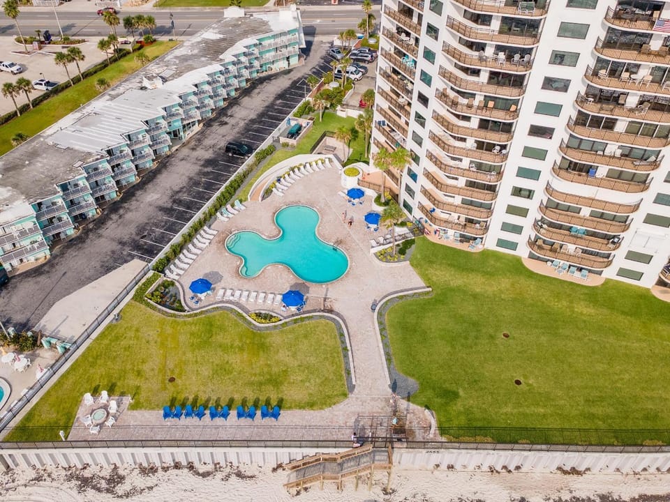 Sherwin Condominium 1702 House in South Daytona