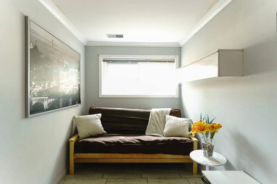 Living room, Decorative detail, Seating area