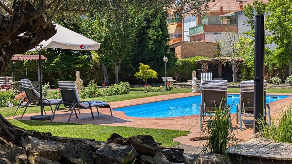 Patio, Day, Natural landscape, Garden, Balcony/Terrace, Garden view, Pool view, Swimming pool, Swimming pool, sunbed