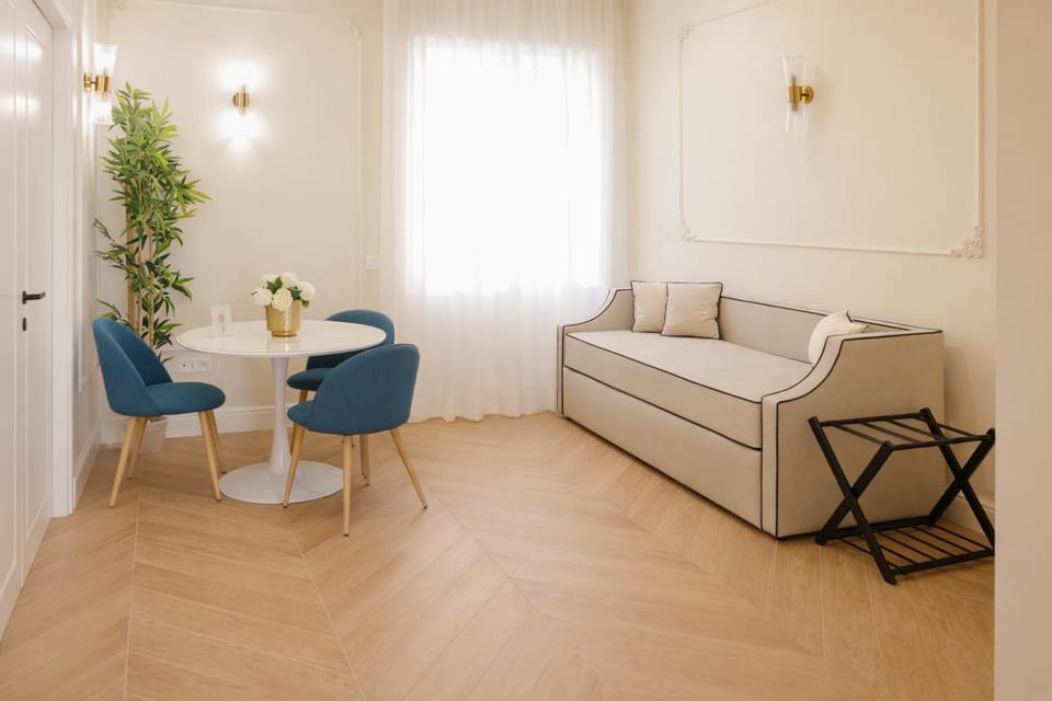 Living room, Seating area, Dining area