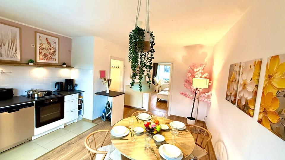 Dining area, kitchen