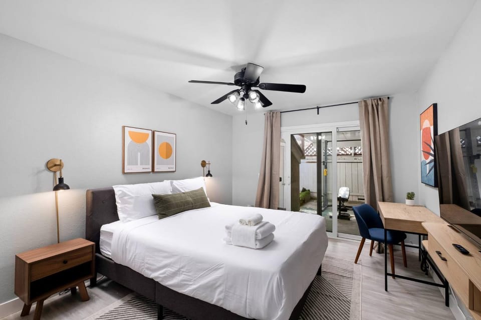 Patio, Bed, TV and multimedia, Balcony/Terrace, Bedroom