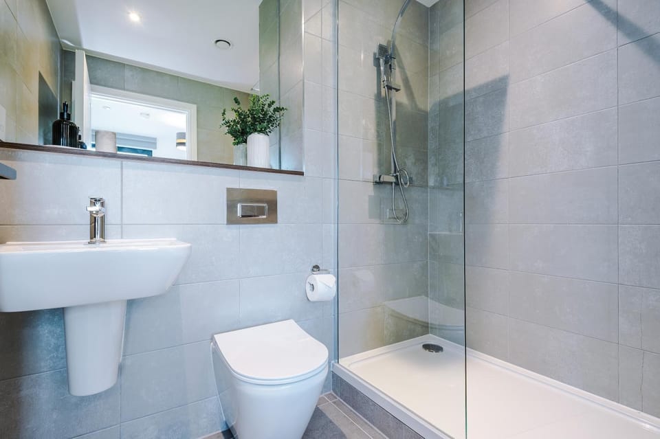 Shower, Toilet, Bathroom