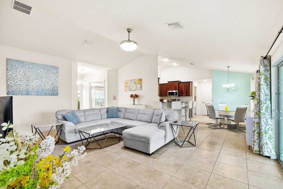 Newley Built Oasis Heated Pool Waterfront retreat House in Rotonda West