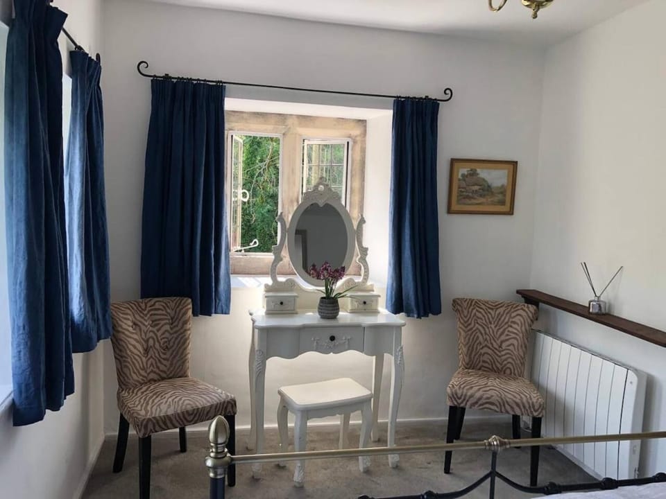 Bibury Riverside Cottage Grade II listed 6ppl Apartment in Bibury