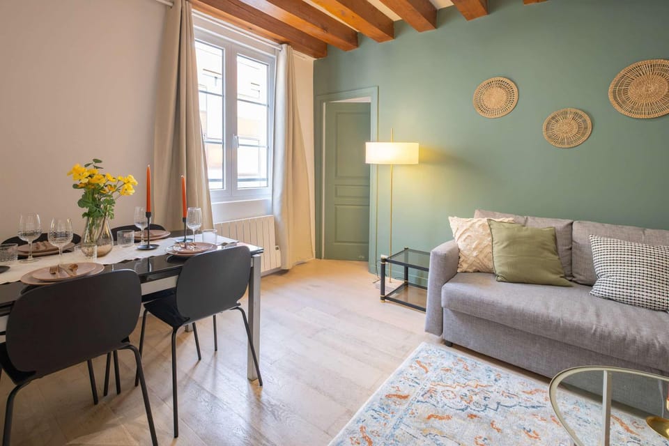 Elegant 1 BR - Palais Royal 2 Apartment in Paris