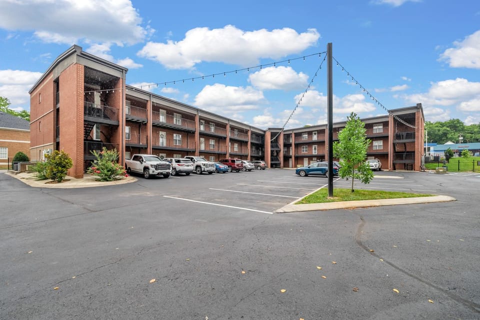 Charming 2-Bedroom in the Heart of Clarksville TN Apartment in Clarksville