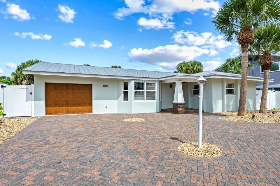 Siesta Key Waterfront Oasis - Heated Pool, Dock, Walk to Village & Beach House in Siesta Key