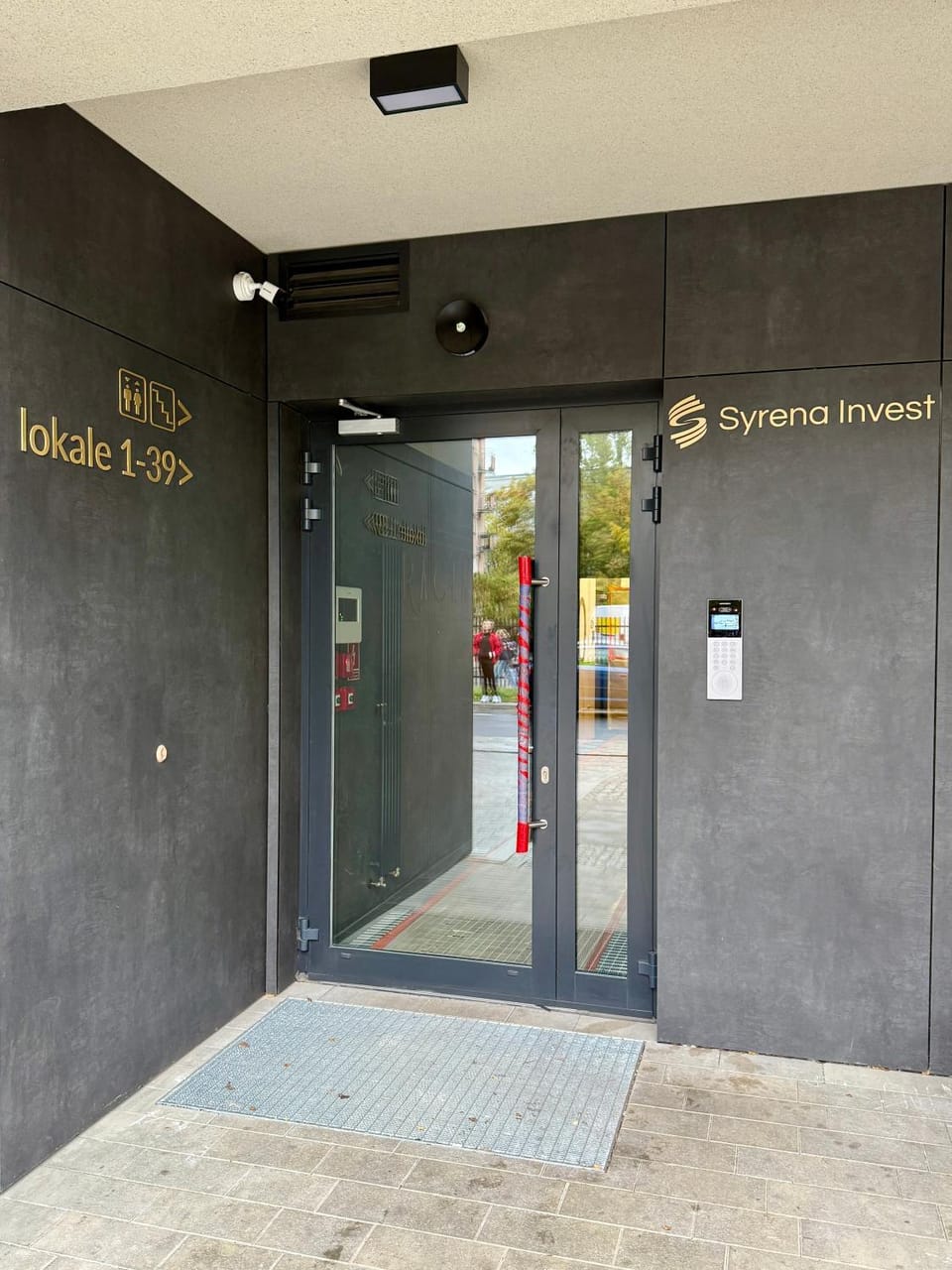 Facade/entrance, Day, Text overlay