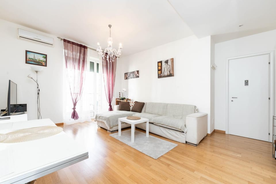 Isabel House Apartment in Milan