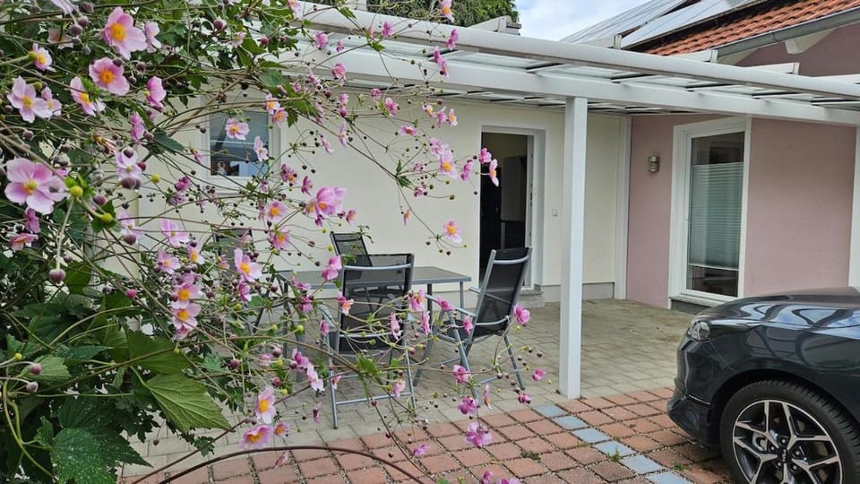 Doppelhaus, 3-4 Zimmer, 3-5 Betten, 3 Badezimmer, Küche Apartment in Bavaria