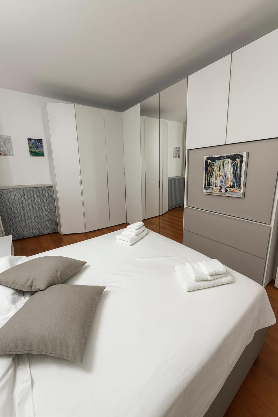 Bed, Photo of the whole room, Bedroom, wardrobe