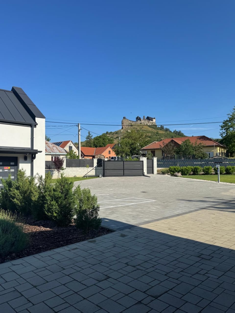 Garden, Mountain view, Parking